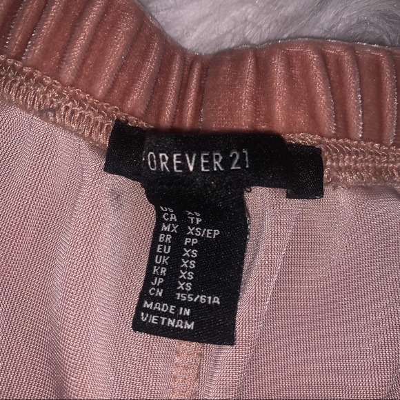 velvet shorts - Picture 2 of 2